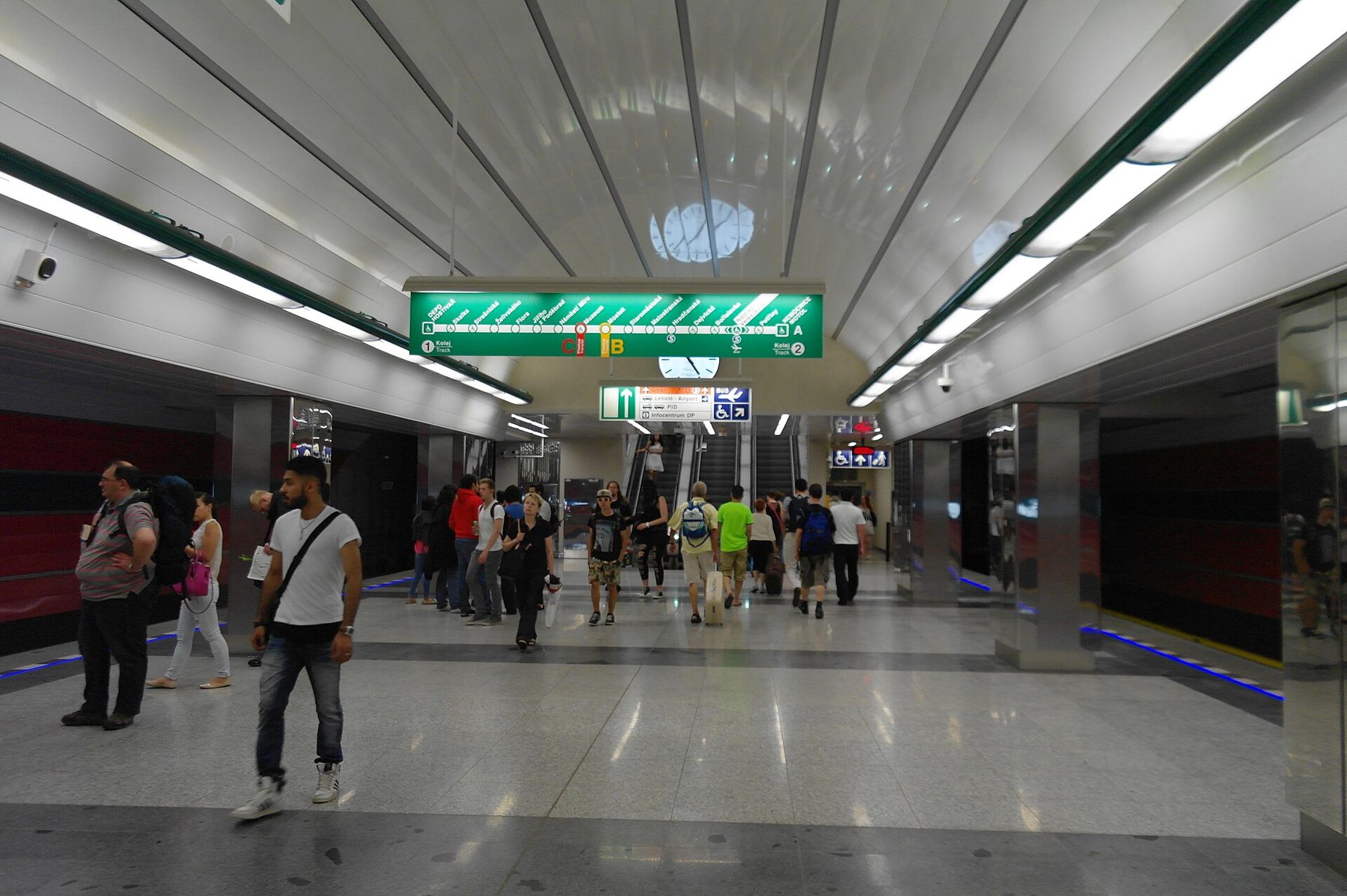 Platform of Nádraží Veleslavín station on Prague metro line A, the transfer point from airport line 59